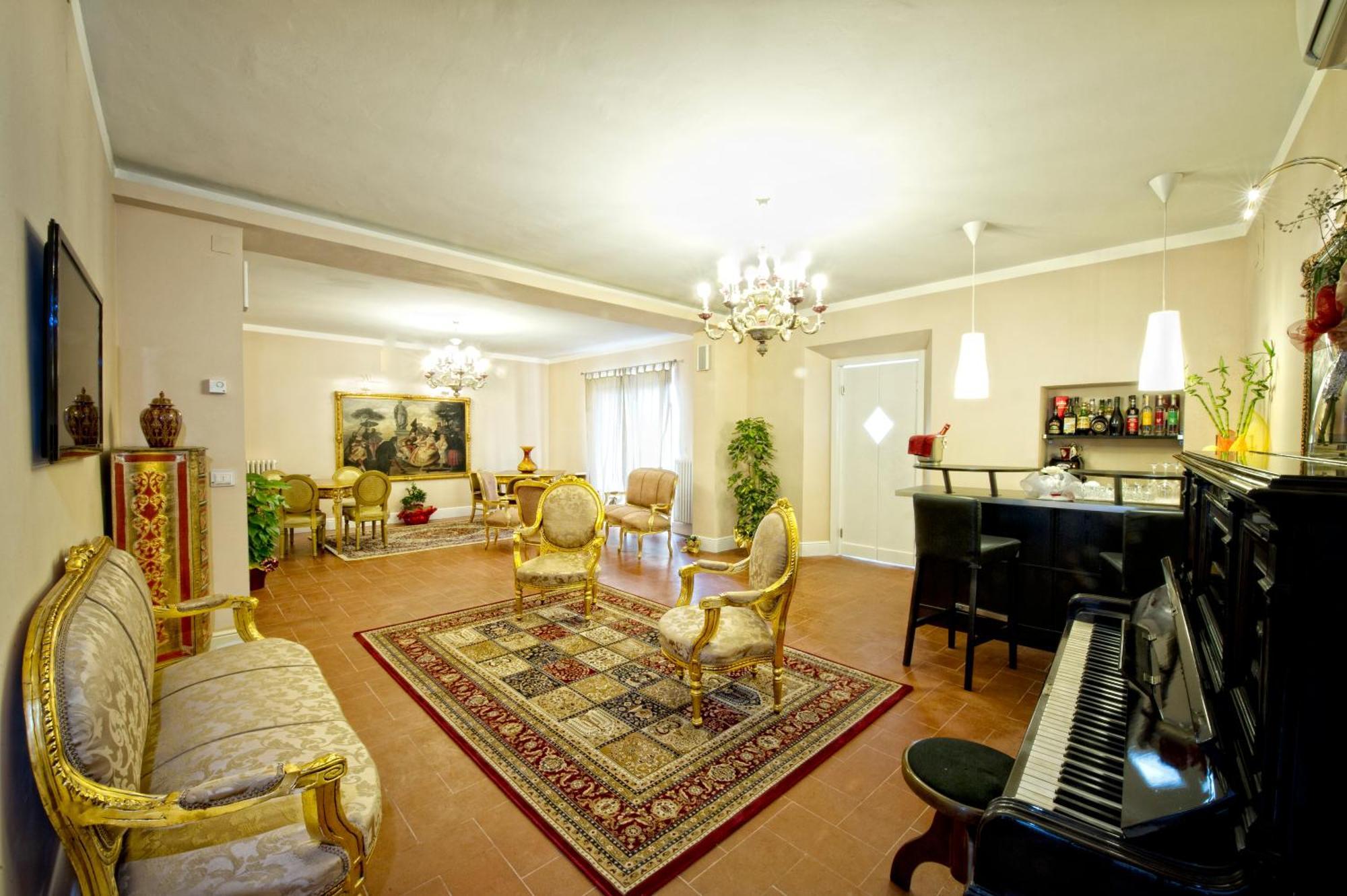 Boutique Hotel L'Imperatrice 弗约诺德拉亚那 外观 照片