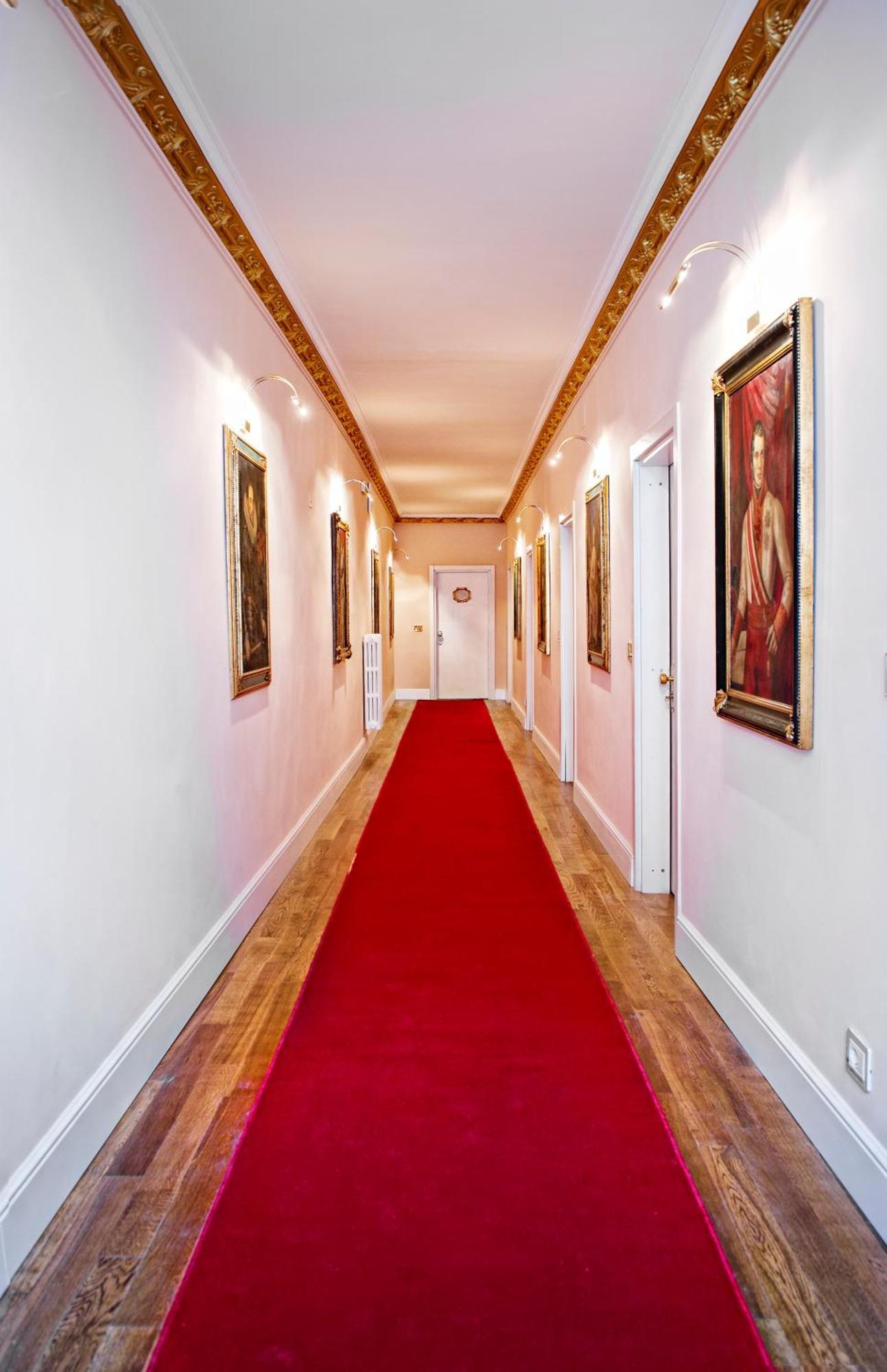 Boutique Hotel L'Imperatrice 弗约诺德拉亚那 外观 照片